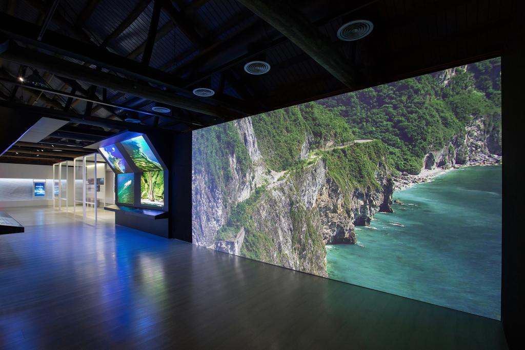 看見齊柏林基金會展場內部