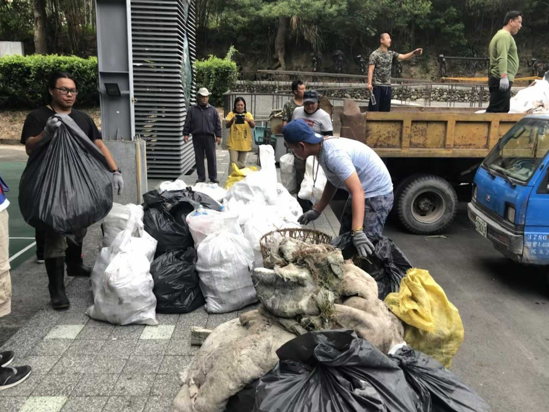 丹大林道 丹大林道 ｜丹大無痕山林淨山活動遊 七彩湖賞日出 10 2026