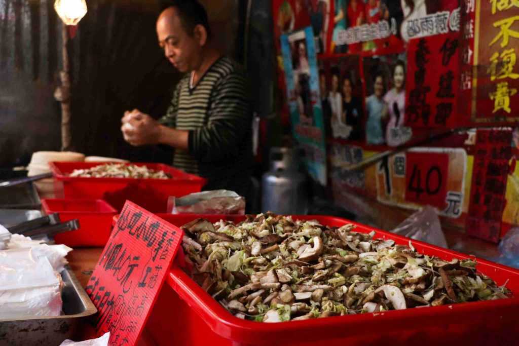 年記做不復賣香菇高麗菜包