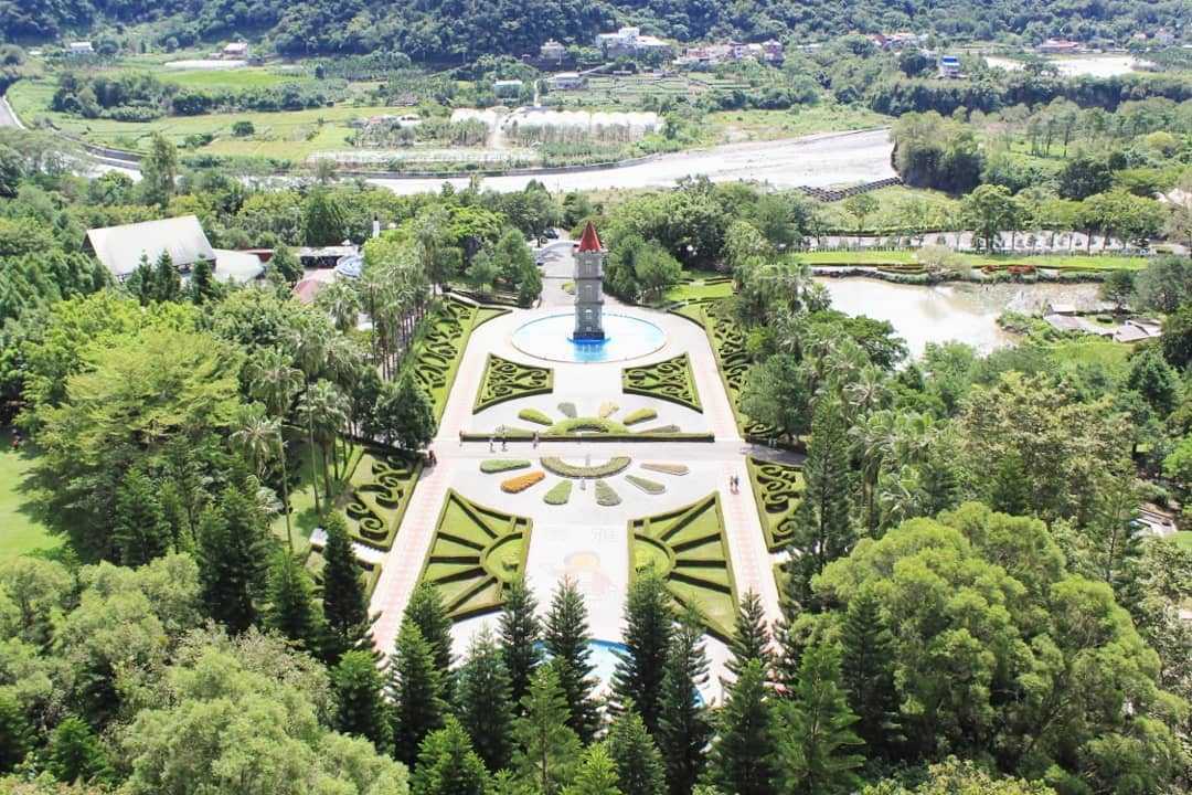 泰雅渡假村 ｜泰雅渡假村歐式花園 水舞 設施介紹 園內設備 樂園介紹 風景好嗎