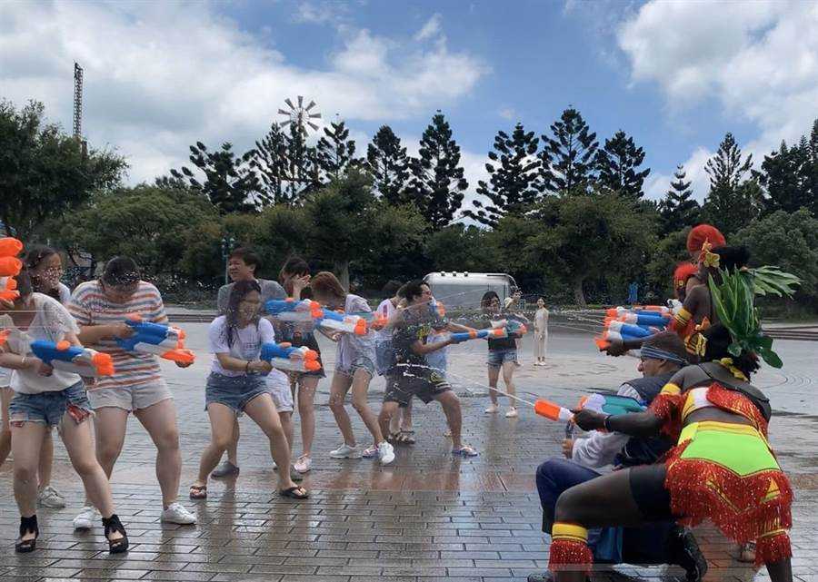 【六福村主題遊樂園】六福村遊樂設施/門票優惠/星光票/水樂園/動物園/萬聖節懶人包