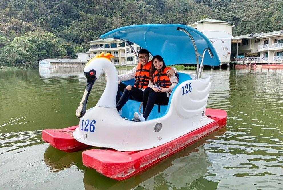 埔里鯉魚潭 － 天鵝船