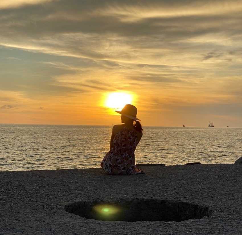 高雄旗津景點 |西子灣沙灘夕陽 【高雄旗津景點】旗津一日遊必去景點、遊玩路線全攻略、搭旗津渡輪賞海景、旗津老街美食推薦