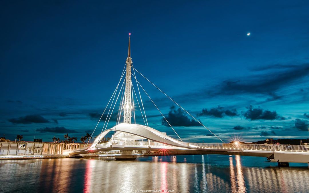 【高雄大港橋】全台首座水平旋轉橋《必知旋轉時間》，鹽埕附近景點一日遊、美食、交通攻略