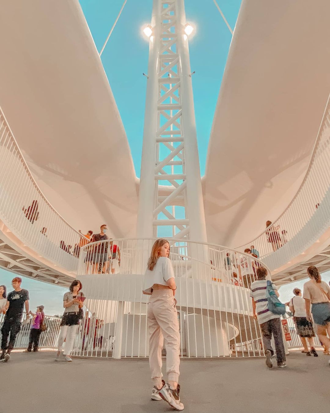 【高雄大港橋】全台首座水平旋轉橋《必知旋轉時間》，鹽埕附近景點一日遊、美食、交通攻略