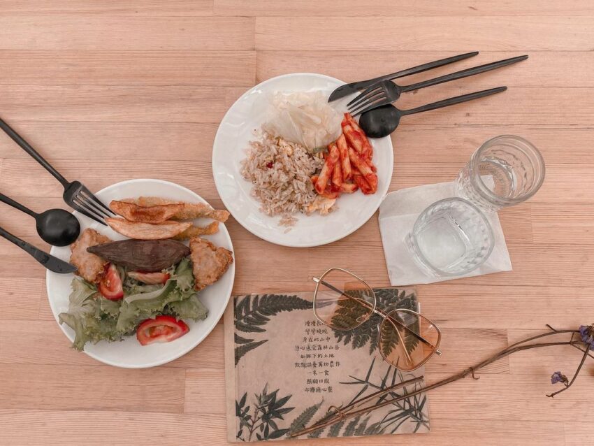 下午茶則是14:30~17:00,價錢是500元/位,提供輕食、甜點等BUFFET,可任選飲料一杯 藏寶莊園Buffet