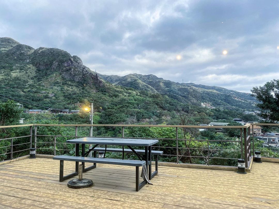 金瓜石親子民宿 金瓜石親子民宿 |三間大人小孩愛不釋手的民宿《玫瑰山城、緩慢金瓜石、金瓜石101》 1 2026