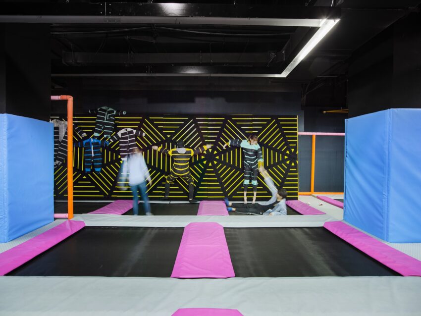 異想新樂園｜開箱台中3000坪室內樂園門票優惠，5大網美必拍宙影幻鏡、9個親子遊樂推薦