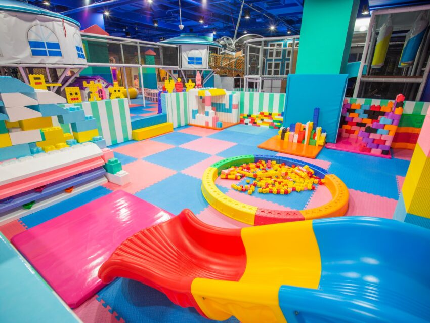 異想新樂園｜開箱台中3000坪室內樂園門票優惠，5大網美必拍宙影幻鏡、9個親子遊樂推薦