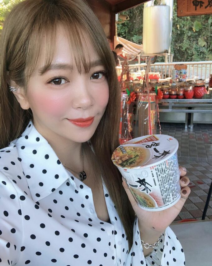 泡麵土地公|南投中寮石龍宮|用泡麵拜拜?還有免費泡麵可以吃!業績冒泡必朝聖的土地公廟 南投石龍宮