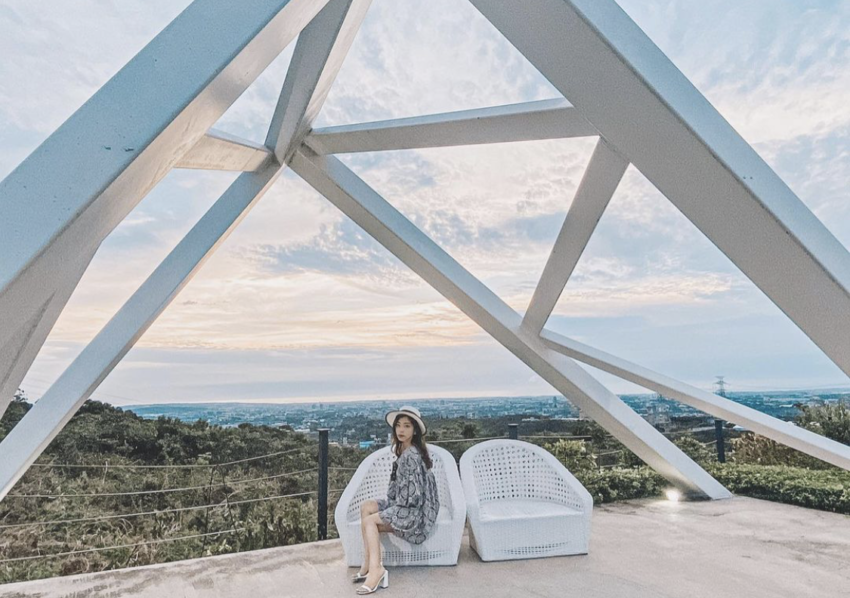 【新竹景觀餐廳】推薦21家新竹必去景觀餐廳，一次坐擁湖畔山景、百萬夜景、森林秘境