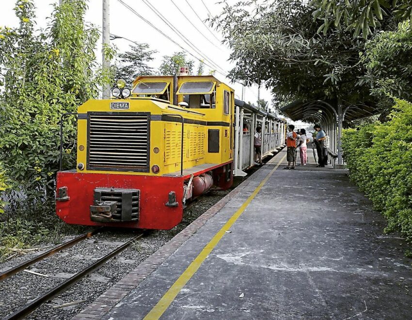 【高雄橋頭糖廠】吃冰搭五分車＆賽車趣，日式建築超好拍！《美食＆門票＆交通停車》