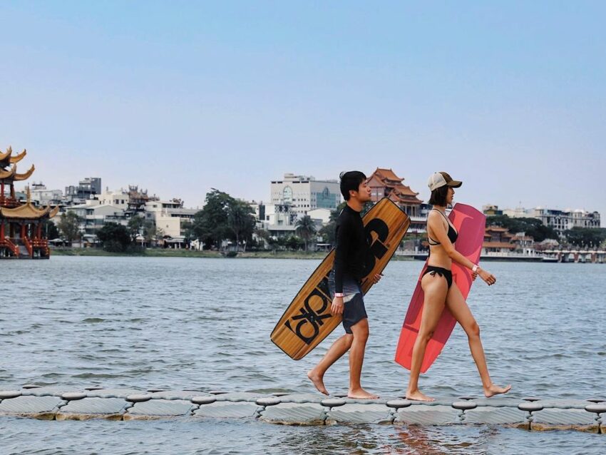 【蓮池潭風景區】高雄左營 | CNN都讚嘆！龍虎塔x滑水樂園一日遊《必吃美食&景點＆交通》