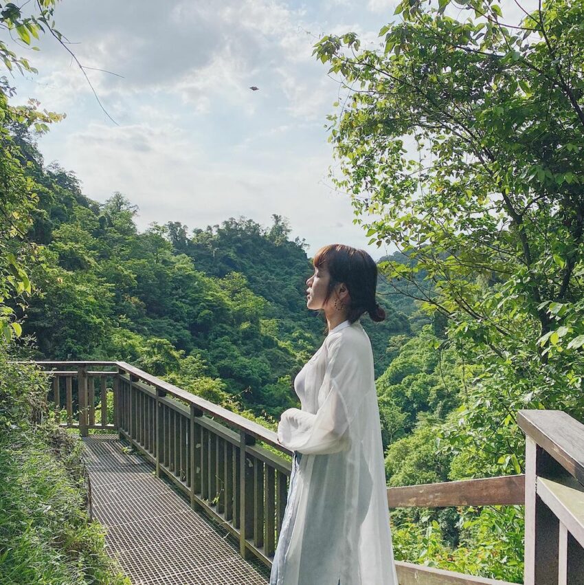 涼山遊憩區｜若體力足夠，不妨繼續挑戰前往第三層瀑布，單程全長1.5公里，約需45分鐘，不過途中有許多階梯，相當考驗遊客的體力。