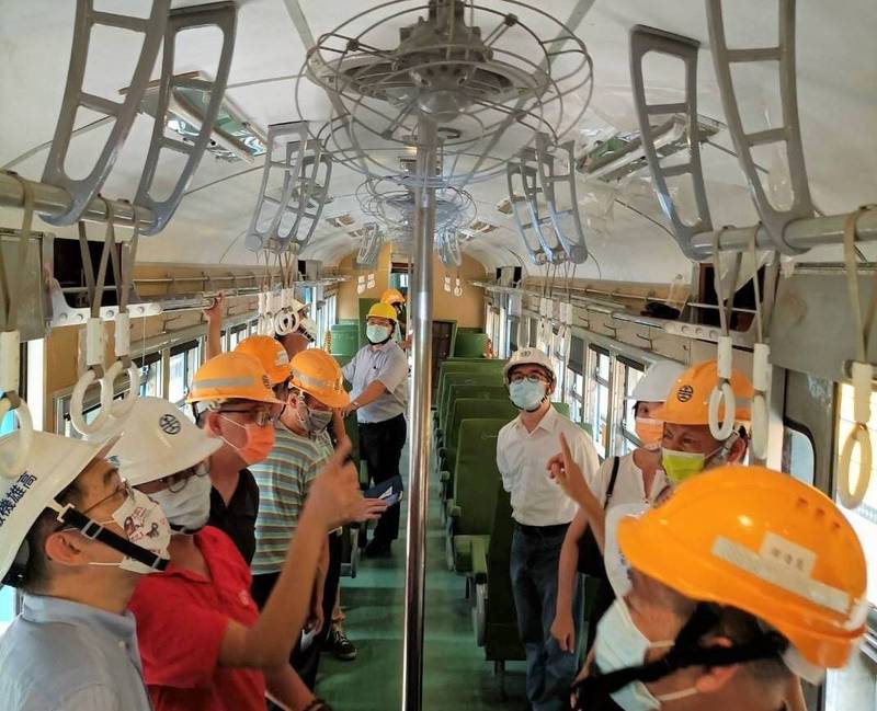 【藍皮解憂號】最美海岸線觀光列車，時刻表/票價/行程路線，南迴線藍皮火車一日遊