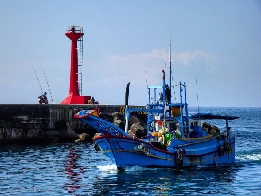 【全台漁港推薦】精選10個絕美特色台灣漁港，想吃海鮮這裡找，邊吹海風超療癒！