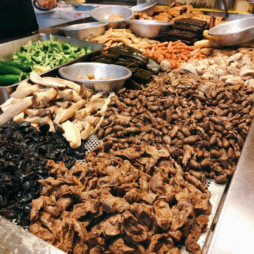 【饒河夜市美食】推薦18間饒河街必吃美食、排隊小吃、冰品甜點、人氣飲料全攻略 【饒河夜市美食】推薦18間饒河街必吃美食、排隊小吃、冰品甜點、人氣飲料全攻略