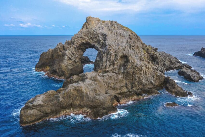 綠島景點推薦 綠島樓門岩