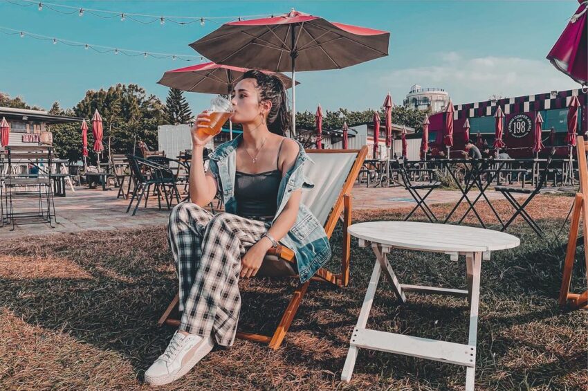 【南寮漁港一日遊】17公里海岸線、波光市集、魚鱗天梯、新竹漁港美食、新竹風箏節