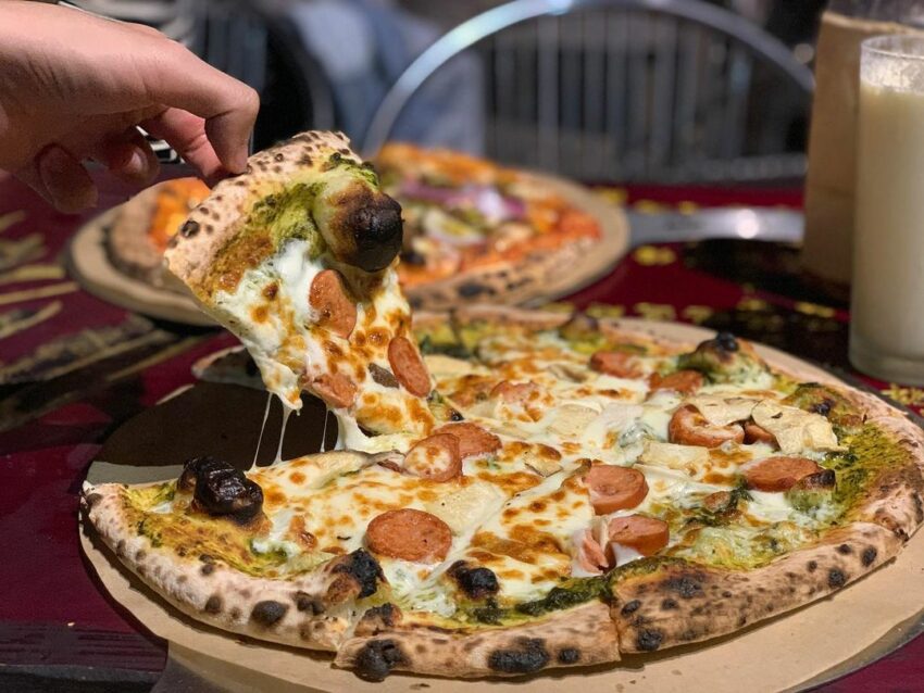 【南寮漁港一日遊】17公里海岸線、波光市集、魚鱗天梯、新竹漁港美食、新竹風箏節