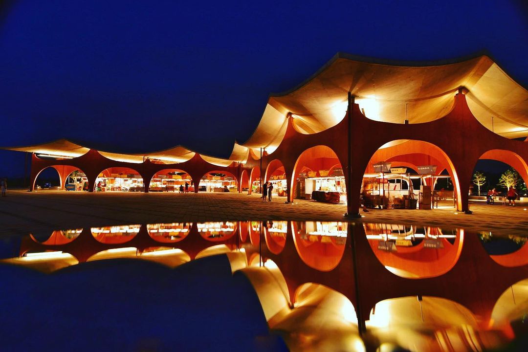 【南寮漁港一日遊】17公里海岸線、波光市集、魚鱗天梯、新竹漁港美食