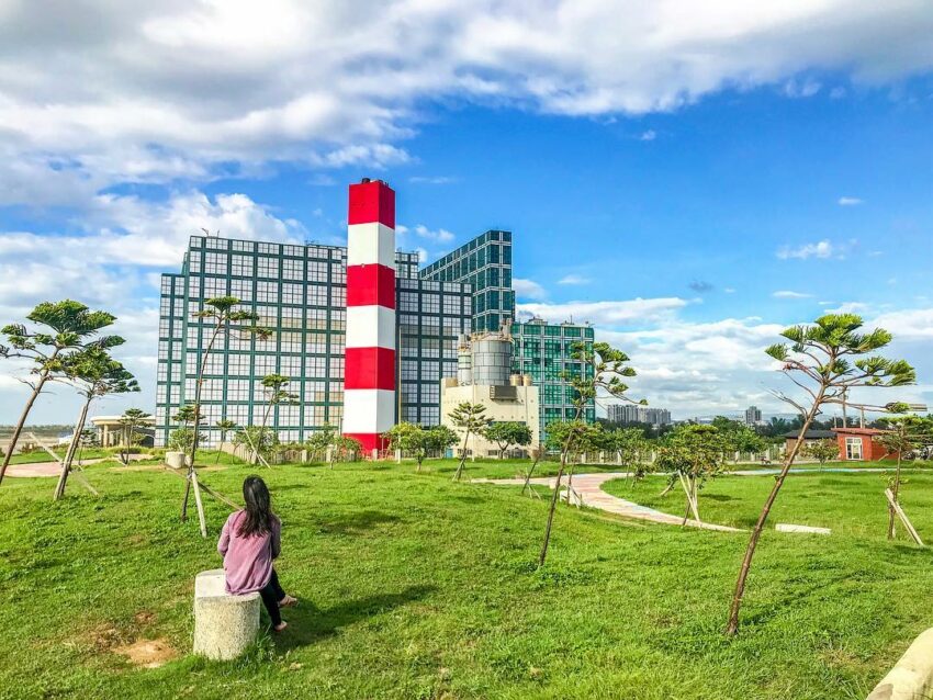 【南寮漁港一日遊】17公里海岸線、波光市集、魚鱗天梯、新竹漁港美食、新竹風箏節