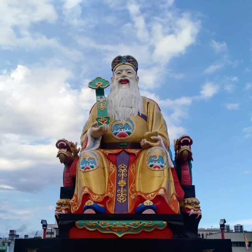 【花蓮走春景點推薦】9間必訪靈驗花蓮廟宇，過年賞燈祈福去｜走春景點、過年聚餐餐廳