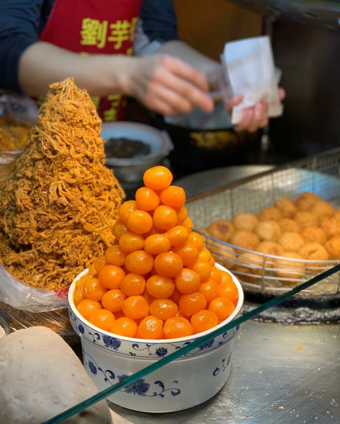 【寧夏夜市必吃】精選20家寧夏夜市必吃美食,劉芋仔蛋黃芋餅、圓環邊蚵仔煎等雙連美食 【寧夏夜市必吃】精選20家寧夏夜市必吃美食,劉芋仔蛋黃芋餅、圓環邊蚵仔煎等雙連美食