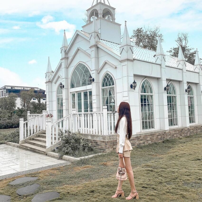 員林景點推薦|探索14處超好拍員林秘境,蜀葵花海、桐花步道、夢幻夜景、純白教堂 員林 員林景點 琉璃仙境