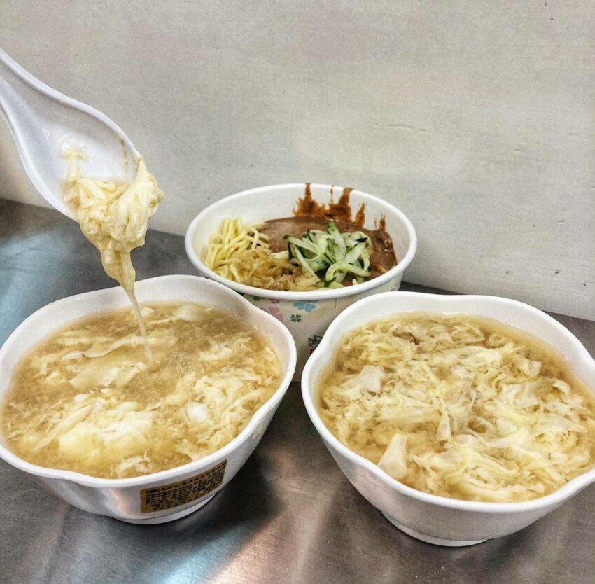 【士林夜市美食】精選TOP20士林夜市必吃，碳烤雞排/十全排骨/麻辣涼麵/蚵仔煎推薦