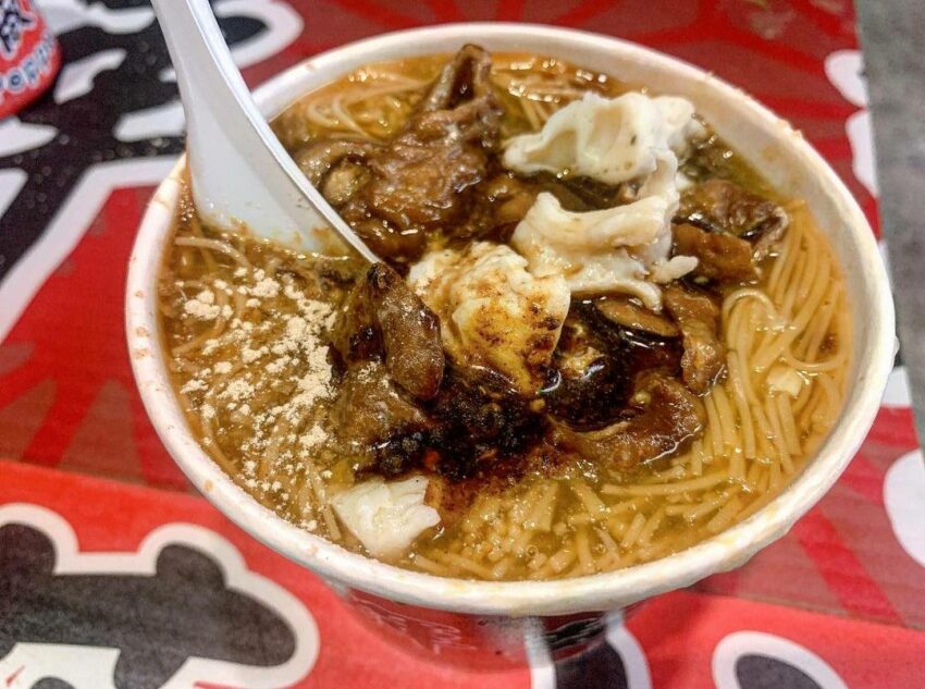 【士林夜市美食】精選TOP20士林夜市必吃，碳烤雞排/十全排骨/麻辣涼麵/蚵仔煎推薦