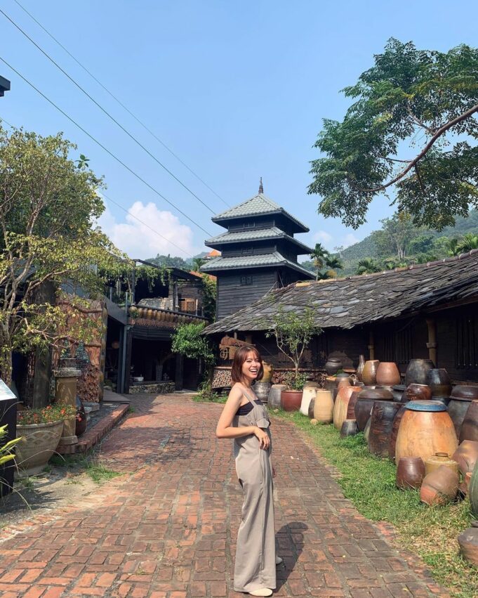 漫遊集集線｜水里自行車道，水里蛇窯陶藝文化園區古色古香的氛圍，與淡雅的陶藝相得益彰，成為了水里有名的打卡熱點。這裡除了能了解蛇窯歷史、陶器的前世今生、還能參加DIY體驗各種陶藝活動
