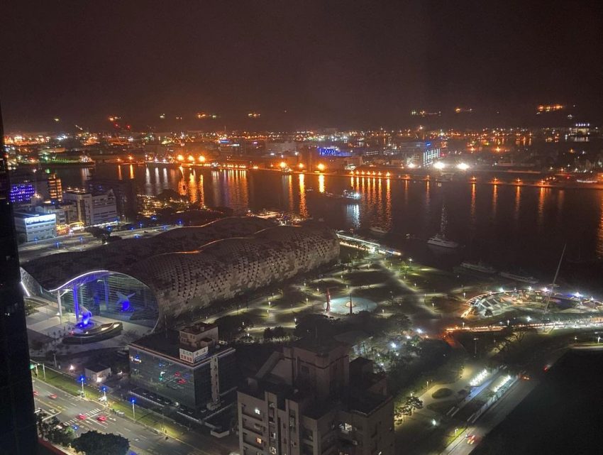 【高雄夜景】推薦高雄晚上這13大熱門觀景台、景觀餐廳《情侶約會&路線攻略&開放時間》