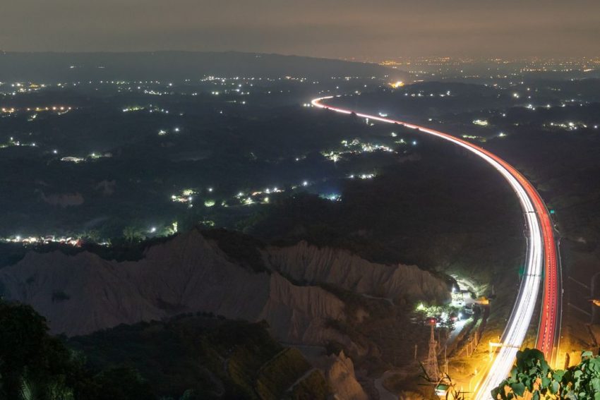 【高雄夜景】推薦高雄晚上這13大熱門觀景台、景觀餐廳《情侶約會&路線攻略&開放時間》