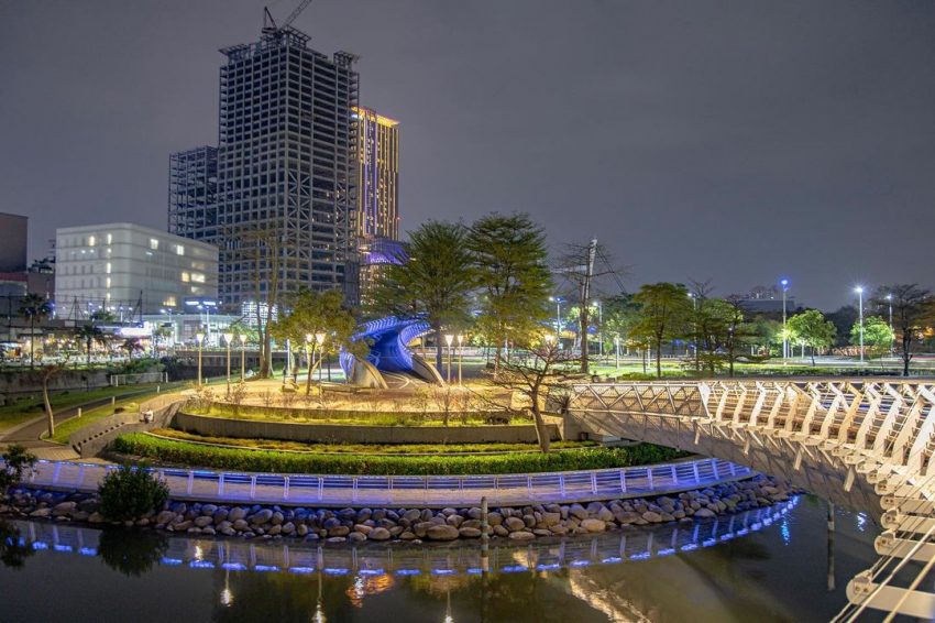 【高雄夜景】推薦高雄晚上這13大熱門觀景台、景觀餐廳《情侶約會&路線攻略&開放時間》