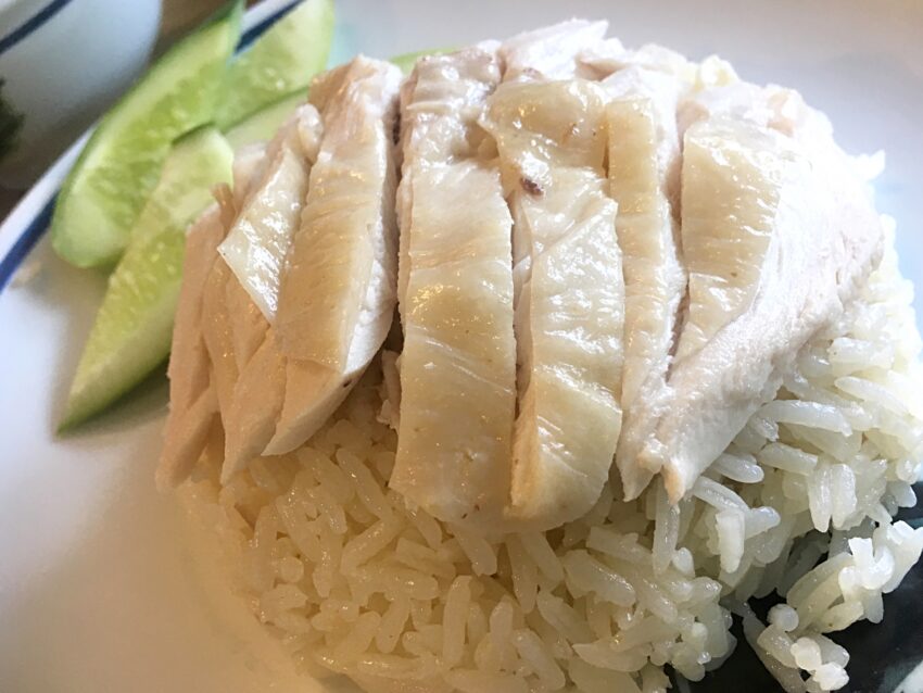 【曼谷美食推薦】精選10大泰國曼谷必吃美食餐廳、街頭小吃，泰國自由行就這樣吃！