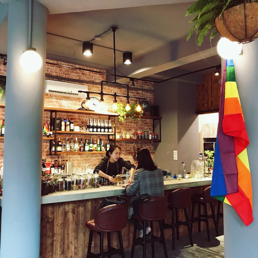 最新【桃園酒吧】推薦10間特色酒吧、餐酒館，沉醉在夜色桃園之中！