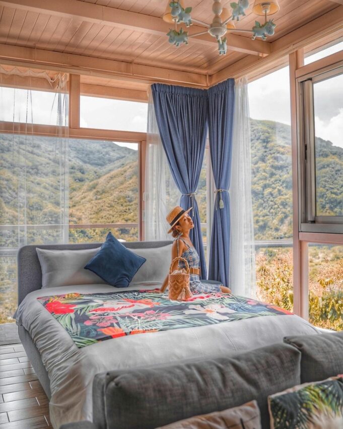 網美指定【全台TOP10玻璃屋民宿】必住推薦清單，隔著玻璃窗觀賞夜間星空