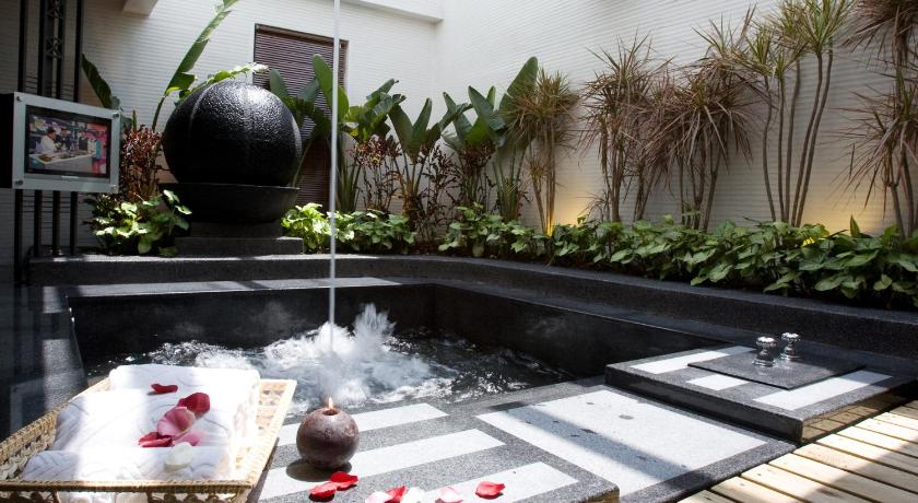 最新【台北汽車旅館】網友激推7間有浴缸!擁有獨立車庫的質感台北motel,KTV、按摩浴缸一次看 最新【台北汽車旅館】網友激推7間有浴缸!擁有獨立車庫的質感台北motel,KTV、按摩浴缸一次看