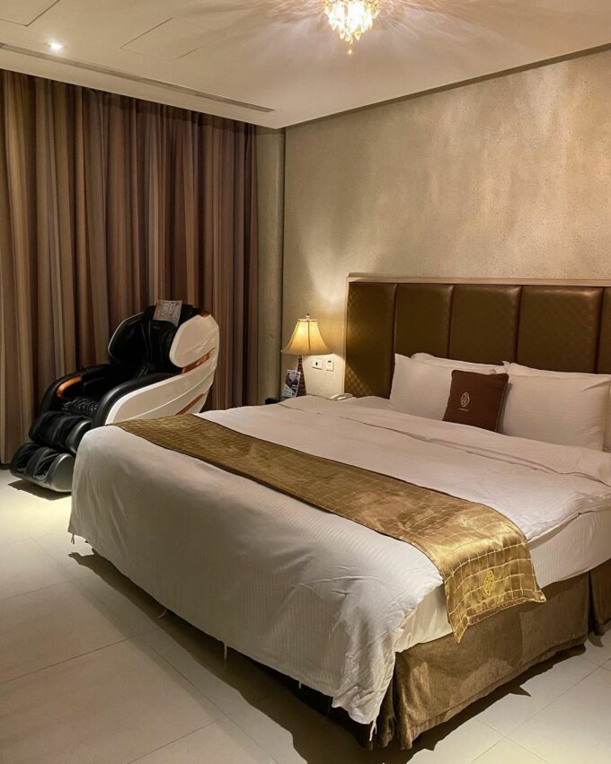 【桃園汽車旅館推薦】精選10間桃園摩鐵汽車旅館、私人泳池、KTV夜唱、生日看電影全攻略！