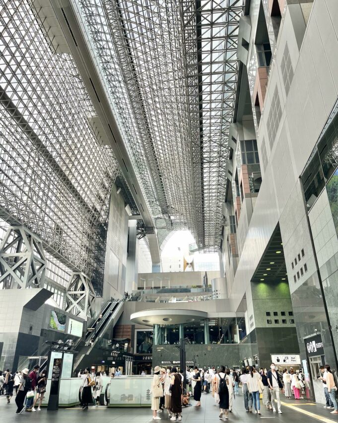 京都車站攻略！5大行李寄放、美食地圖、附近景點推薦、乘換案內交通、住宿一次看！