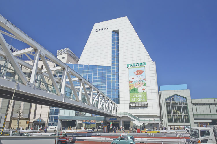 新宿逛街｜推薦12間新宿購物必逛地點、商圈、百貨公司、一出JR就能大血拚！