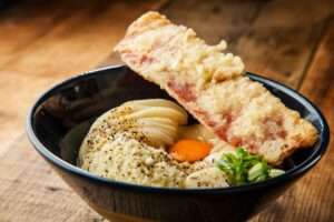 新宿美食推薦9間新宿推薦必吃餐廳、拉麵店、火鍋、燒肉、甜點，名店攻略看這篇！