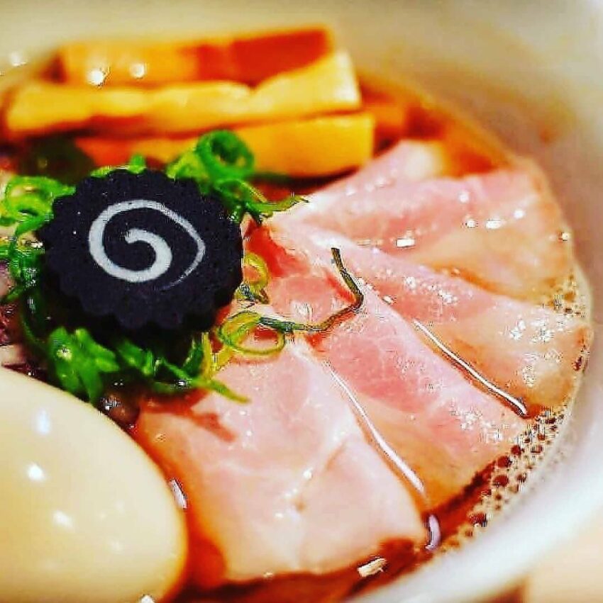 新宿美食推薦9間新宿推薦必吃餐廳、拉麵店、火鍋、燒肉、甜點，名店攻略看這篇！