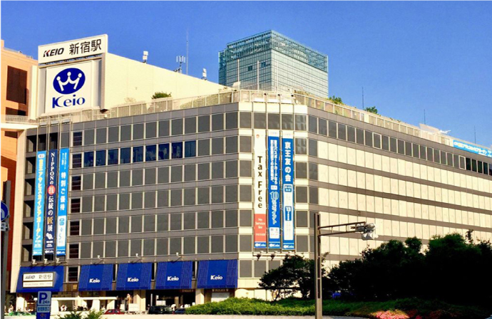 新宿逛街｜推薦12間新宿購物必逛地點、商圈、百貨公司、一出JR就能大血拚！