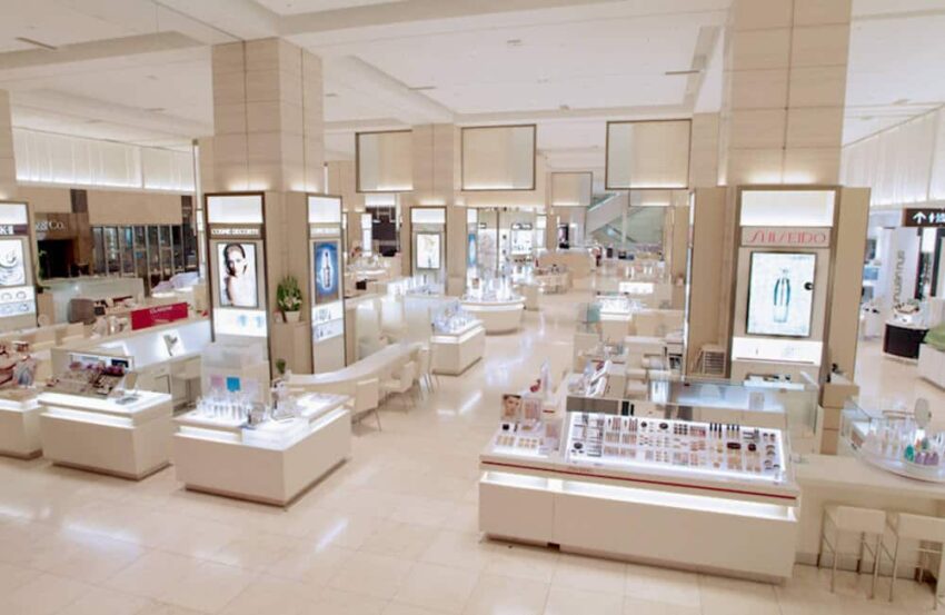 新宿逛街｜推薦12間新宿購物必逛地點、商圈、百貨公司、一出JR就能大血拚！