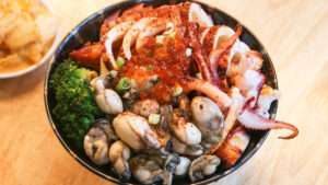 【基隆美食】老饕！20間基隆美食在地人推薦，最強滷肉飯、仁愛市場美食全攻略