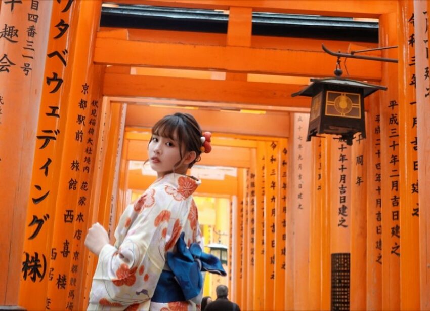 京都伏見稻荷大社｜千本鳥居、狐狸御守等伏見稻荷一日遊！伏見稻荷開放時間/傳說由來/交通地圖/必買必吃/和服推薦