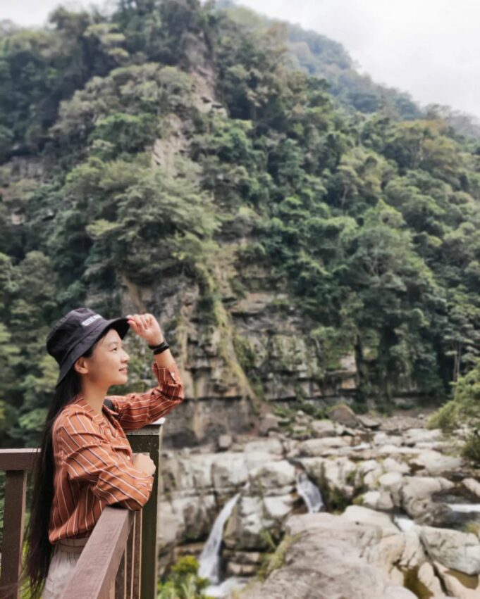 苗栗南庄【蘇維拉莊園】走入童話森林中，苗栗一日遊超好玩！《巨大蘑菇屋、精靈樹屋、侏儸紀恐龍》