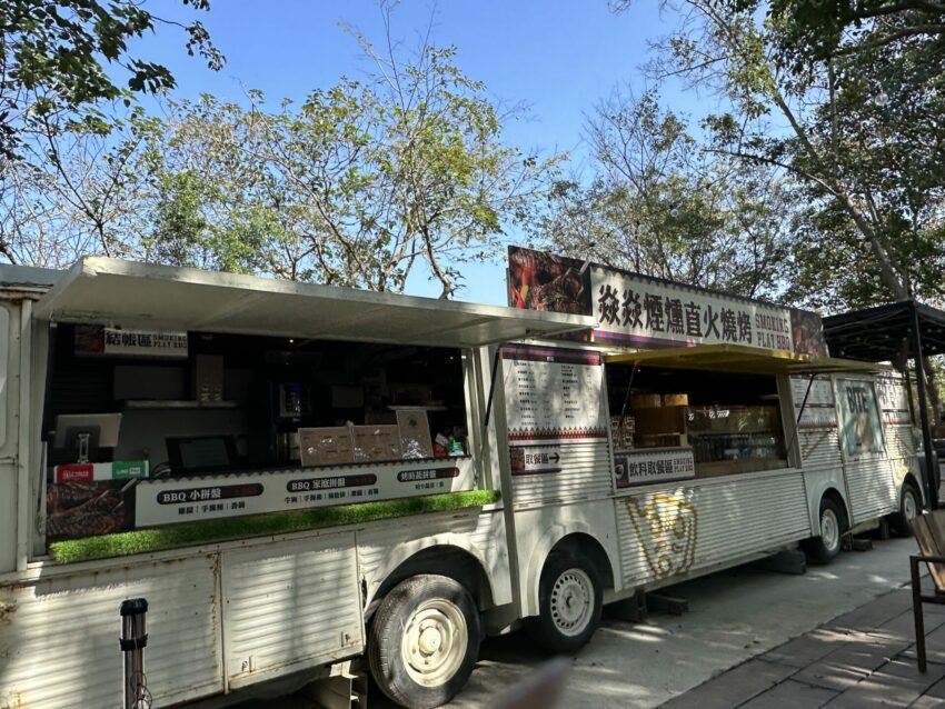 嘉義新景點，好玩又好萌的【咩咩上樹萌寵樂園】等你來體驗，最新門票優惠與園區資訊懶人包